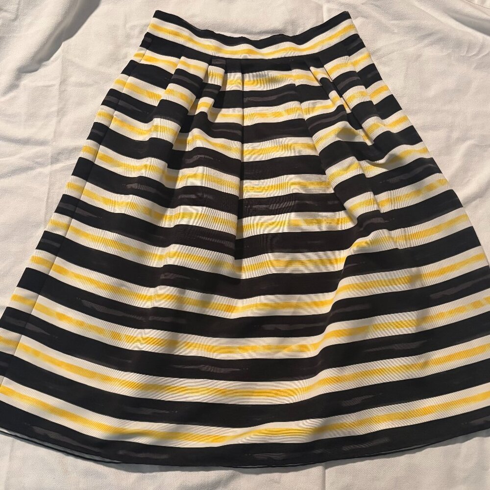 Eva Mendes Bumble Bee Circle Skirt
